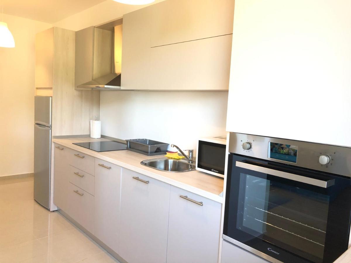 Iq Studio - Seasons Residence Brasov Luaran gambar